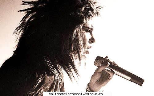 pozzze th(pe scena):x bill:x:xx: