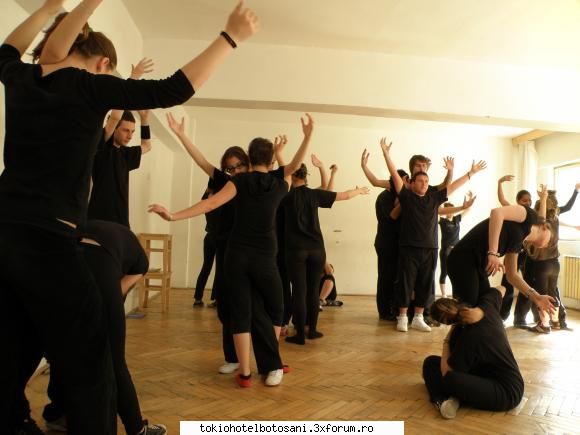 photos with &nbsp; &nbsp; &nbsp; tot copac iar colega statea radacina