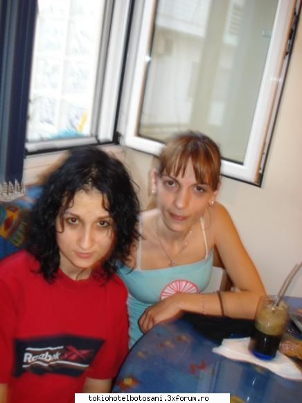 eu cu...my friend soula :d photos with us ;)