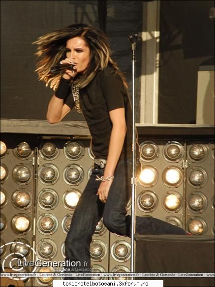 pozzze th(pe scena):x [img]