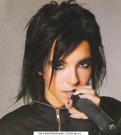 hai vorbim! hy... sunt diutza varsta: fav: avril lavigne linkin park lafee skillet green day fav: