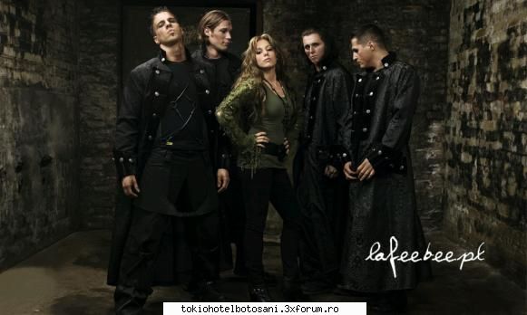 lafee imi place tipae cred...din melodii are...are voce bunasi draguta