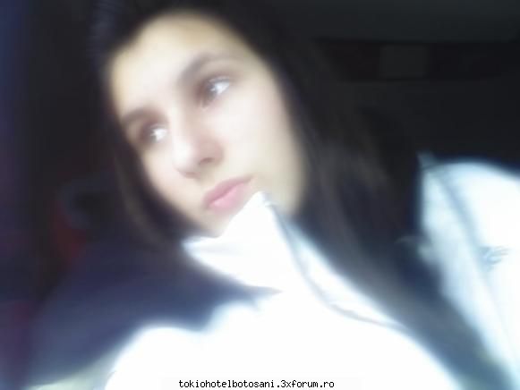 photos with buna sunt rog assta porecla mea :ximi placea foarrte mult th..sunt noua aici sunt din