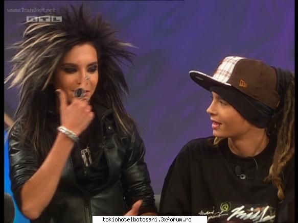 poze bill:uite tom,de asta mi-a placut tipa..avea asa cos nas Admin:)