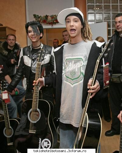 poze tomy comice gustav, cand vin tine sa-ti dau chitarile astea zis iei din fiecare model toate