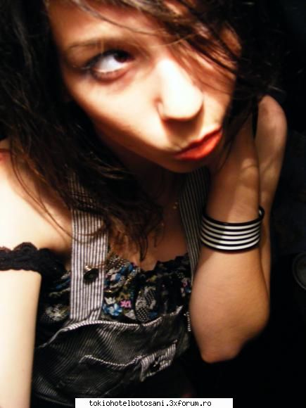 photos with pun vre-o puoze mine))