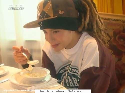 poze tomy comice pap imediat apoi fac curat casa!