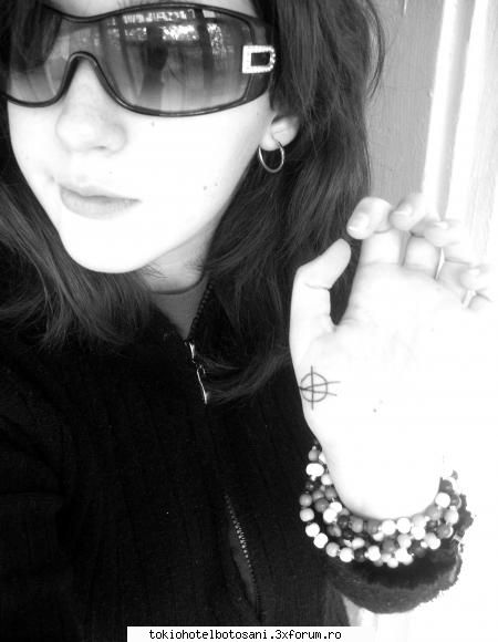 alexandra bunaaa. sunt alexandra ani din fana mai bine ani,imi place bill.*fav` bands th,avril