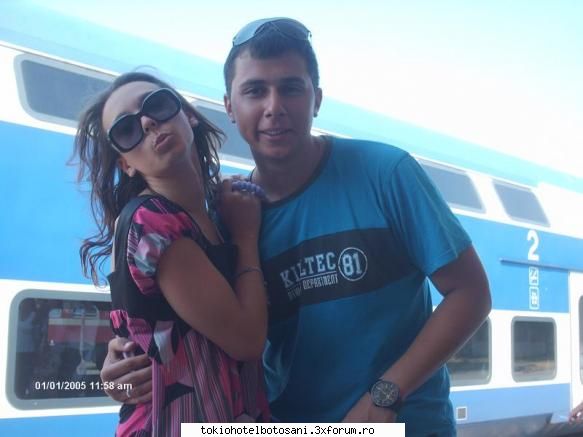 photos with colegutzul meu...pe jumate eram cea mai nebuna foame aveam ,nici leu) asteptam ajung