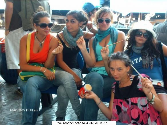 photos with mda ne-am pus ate biscuitii saptamana fara machiaj