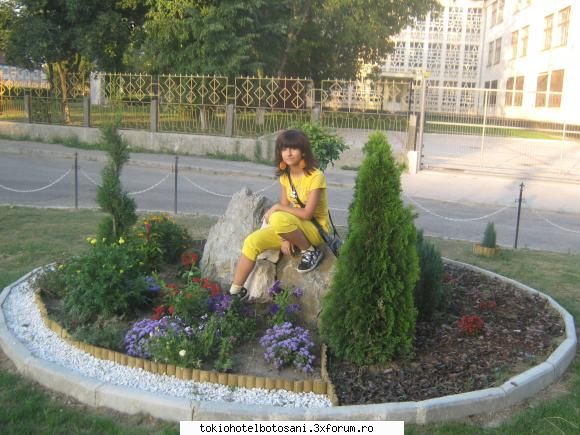 photos with poza made larisade prin august parcaah gia sterge rog postul fara poza!doar probleme