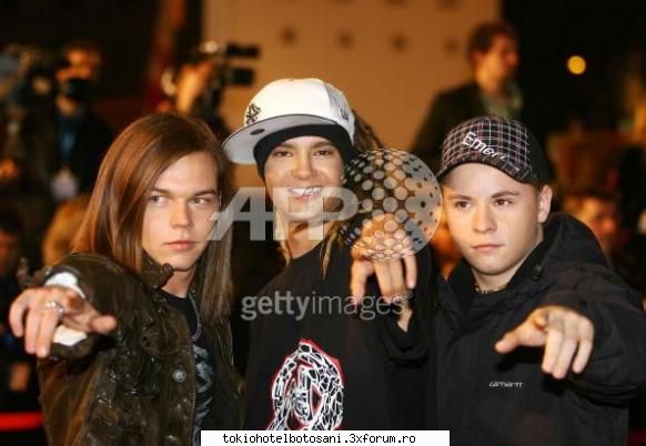 poze tomy comice tom: smile!!! yeah! scapat bill!!gata fetelor sunt imaginea principala