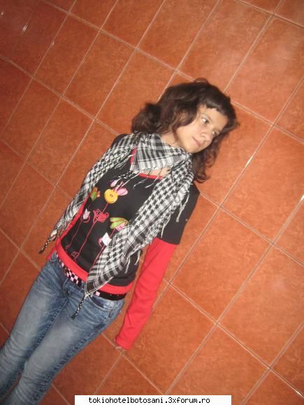 laura^^ poza facuta parul,e una dintre acele zile cand facuta baia scoala: