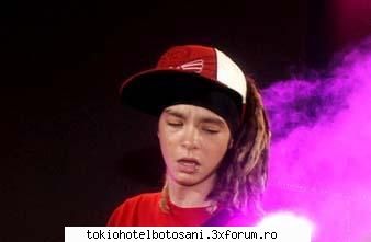 poze tomy comice fumu ala sau drecu e...ma vomit acilea... Admin:)