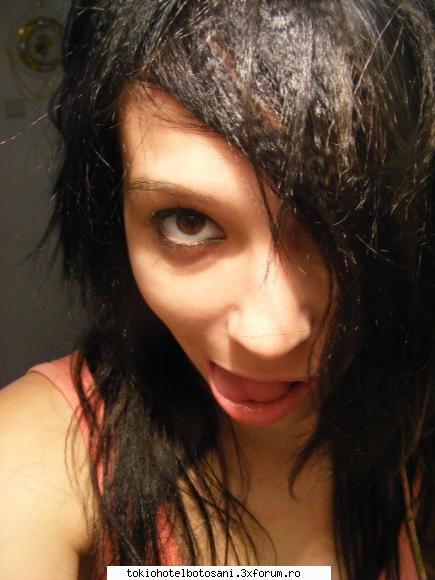 photos with \m/yeahma chinuiam sa'mi sucesc limba)) nici rezultat cam toata lumea poate numai nuh(