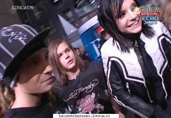 poze bill:-uite noua mea dragutza glumesti; asta colega mea saltea asta noapte! buna nimik!