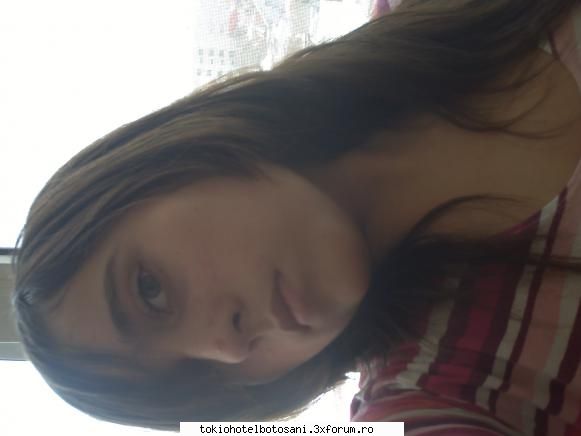 ...just another girl! hotarat pun niste poze mineva avertizez fata cam cel putin mie asa parea