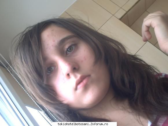 ...just another girl! eram asa ciufulita adica eram foarte m-am pieptanat)