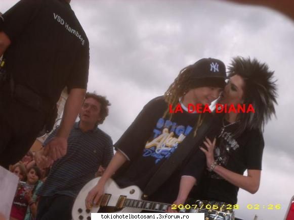 poze bill: mah vezi tipa aia roshu??? moama ochi faini are... &nbsp; &nbsp; &nbsp; &nbsp; &nbsp;