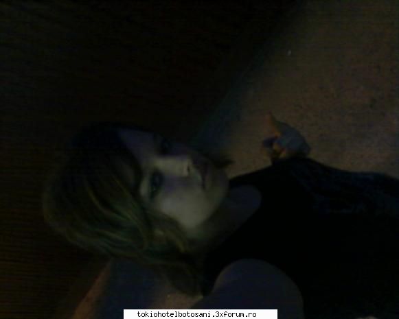 poze noi:x esti foarte frumoasa. andu mai poze mine. uite inca una