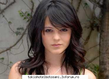 totusi dc?... janice ...are ani este personajul fata sensibila suflet bun