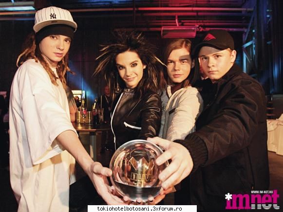 am o sa nu va nu sunteti nevoite sa o faceti :dinti:  ...eu m-am gandit cum ar fi sa punem o poza