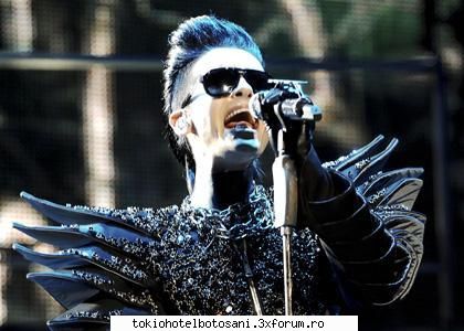 pozzze th(pe scena):x [img]