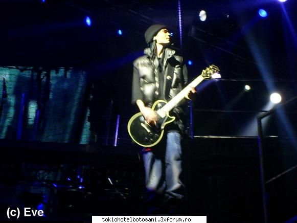 pozzze th(pe scena):x [img]