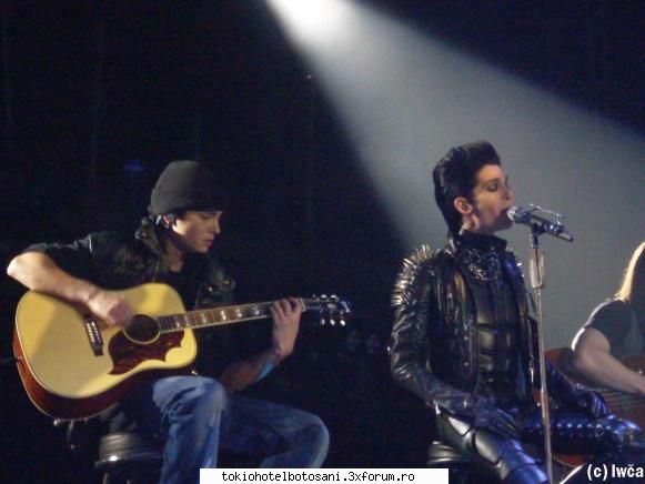 pozzze th(pe scena):x [img]