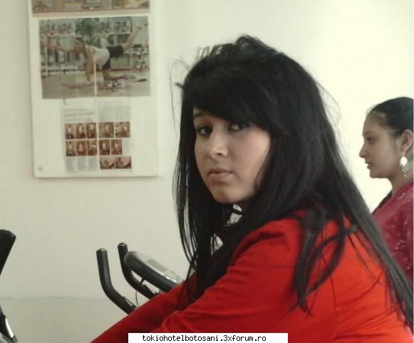 alice buna din nou >< !!!va multumesc pentru aceasta calduroasa primire :*deci iau fumez maxim