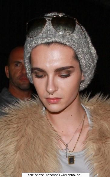 caile destinului nu-mi spune te-ai culcat ea!b: cate ori trebuie iti zic mai intri camera mea asa?t: