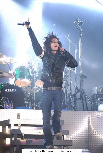 poze bill:ce spui mama?nu aud rag fetele astea...ai facut mancare mancare? Admin:)