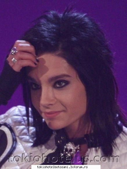 poze tv: bill avem intrebare pentru tine !cat face 2+2?bill: huh? ..asta'i intrebare baraj ai?