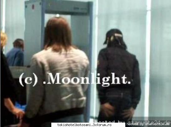 poze bill: uuii.. uuhh.. cuur tau?georg: bill &nbsp; ala'i fundu tau stiu ma..da cautam vad daca