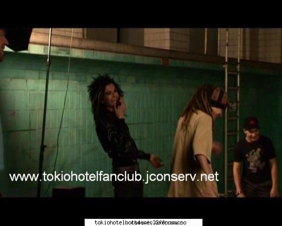 poze bill: haaa &nbsp; &nbsp; &nbsp; idioth georg astha..a cazuth bou &nbsp; tom: &nbsp; &nbsp;