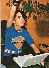 poze kitty[ew :hey baietsi cine vrea popiki? bill: mine unuh mine unu!