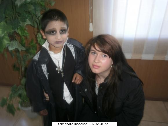 alice stiu aceasta poza este putin mai veche insa acum dat ea. este halloween deci sfarsitul lui