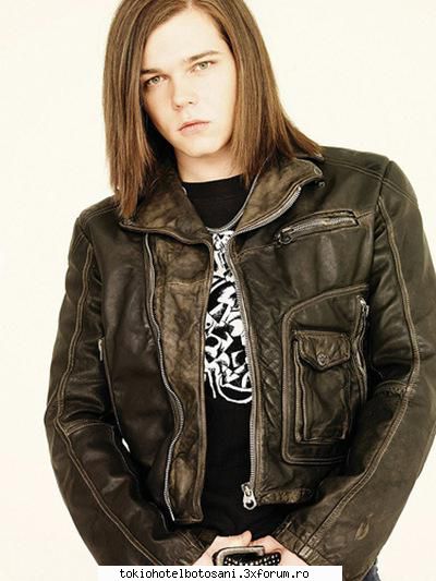 schimbare look eu&nbsp; &nbsp; oricum mie pare ca`i sta mai asa ...cu noul lung ...ce taeee~~!!