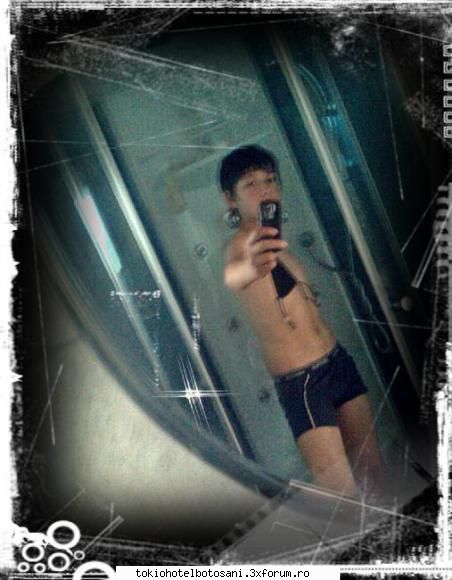 poze prieteni nostri sau persoanele care plac deci, ex` :[acum gasit poza&nbsp; ]are patratele :]]