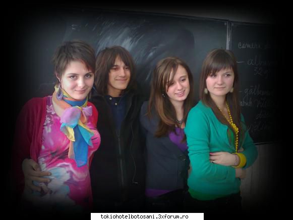 friends maaaaaaaa lafee!ai desenul ala coltul ochiului! hai pun sho poza