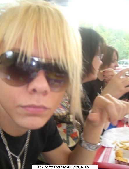 hai vorbim! buna, gia! nic3 m33t you! all the others, hallo!