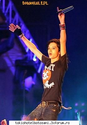 poze bai...ce naiba...am zis vreau fata scena!