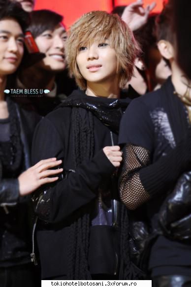 vreau poza. au&nbsp; &nbsp; vezi trecut mezul noptii poate spun vreo prostie vreau poza leeteuk.