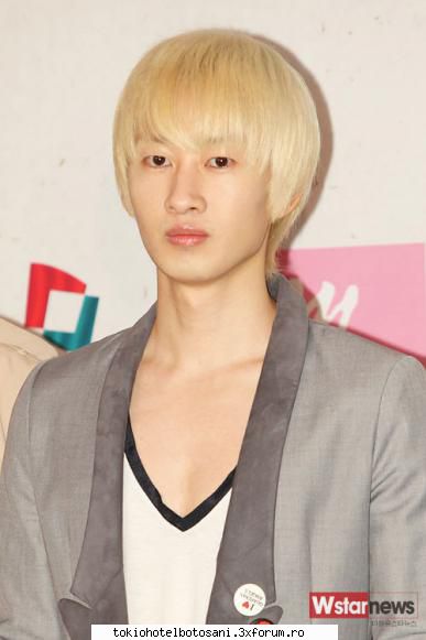 vreau poza. vreau poza blond.