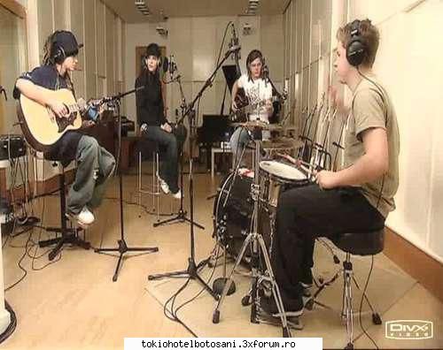 tokio hallo, stehst meinder t�r.es ist sonst niemand hier, ausser dir und mir.komm doch erstmal