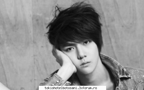 vreau poza. vreau poza adam lambert.