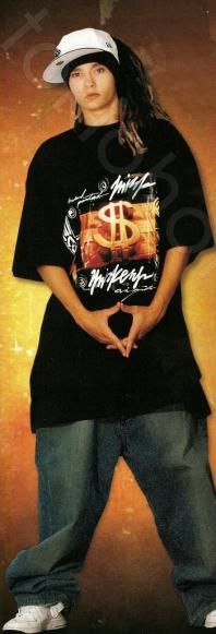 poze tomy comice uiti asa?? daasa mare gaura avea aia ...nu mai vazut asa ceva viata mea