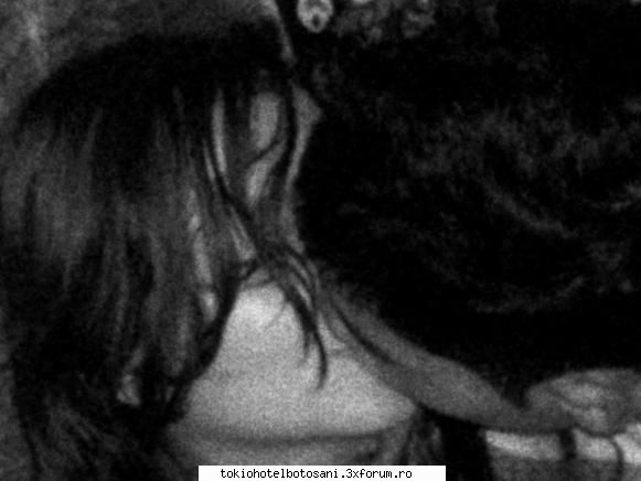 photos with asta sunt prietenul meu.nu vede fata prea bine nam alta