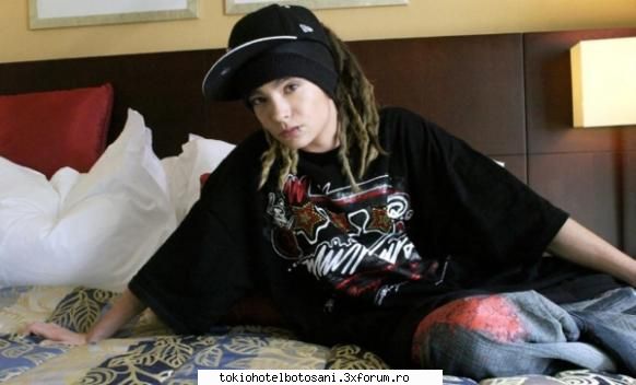 poze tomy comice uite mi-am facut patul romancele alea dulci mai ales mada, sori toate fetele