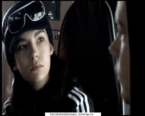 poze bill: sunt singurel ...bing baaai esti singurel langa tine aici vezi bine ?ce ai?bill: bing